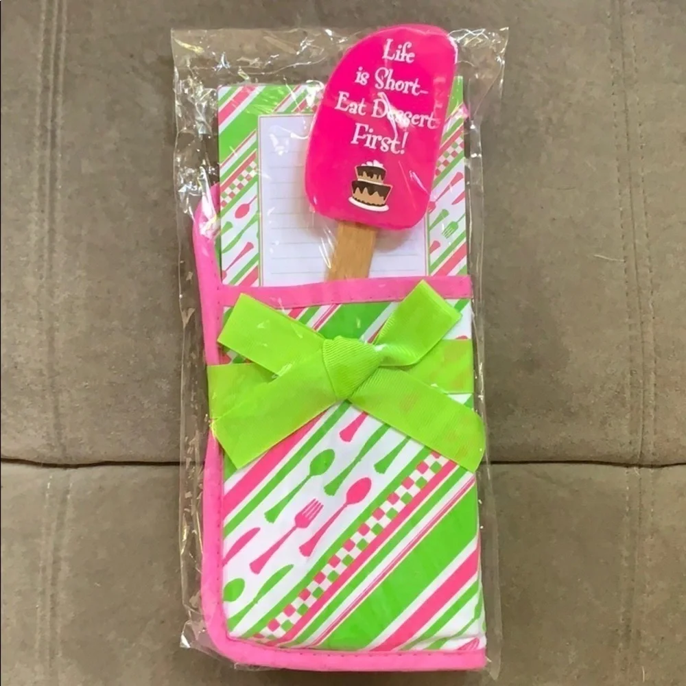 Combo set, hot pad, grocery list and spatula